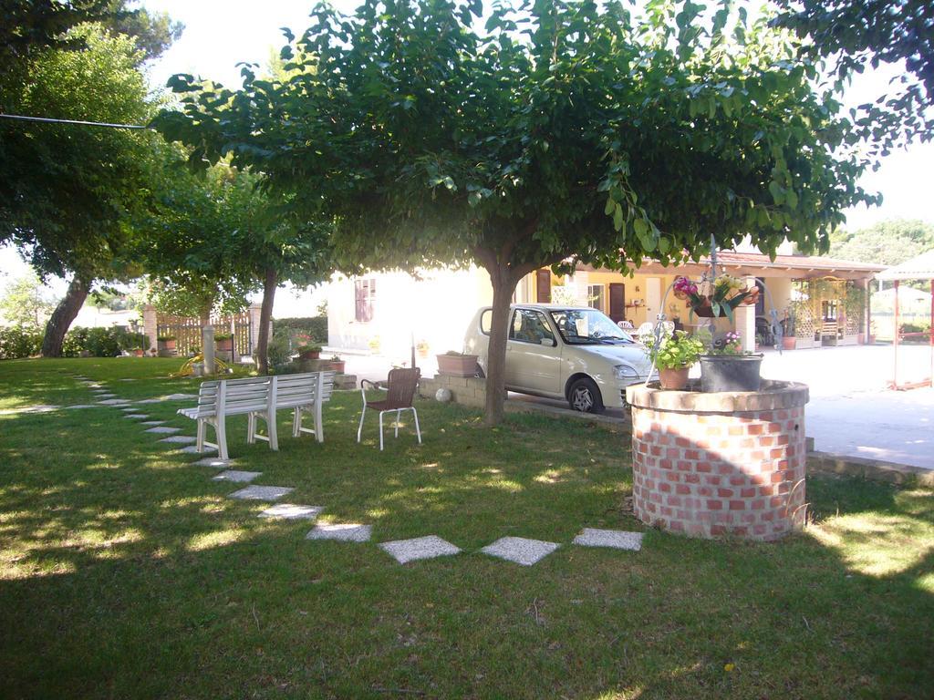 Agriturismo Al Rifugio Divino Belvedere Ostrense Buitenkant foto