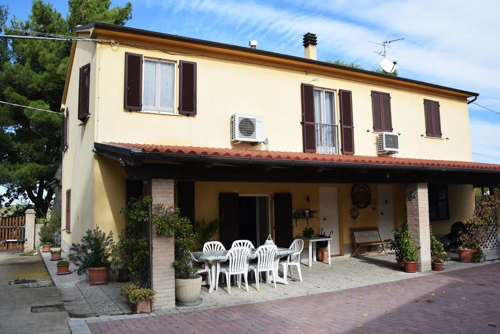 Agriturismo Al Rifugio Divino Belvedere Ostrense Buitenkant foto
