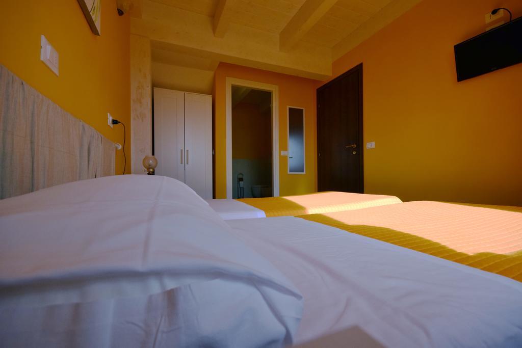 Agriturismo Al Rifugio Divino Belvedere Ostrense Buitenkant foto